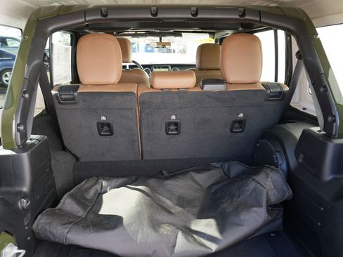 Used 2022 Jeep Wrangler Unlimited Sahara w/ Cold Weather Group image 26