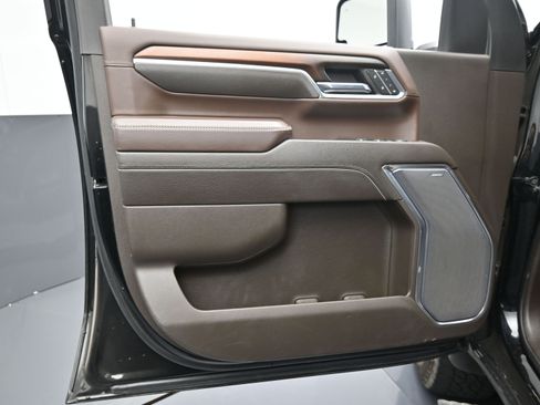 Used 2024 GMC Sierra 2500 Denali w/ Denali Reserve Package image 18