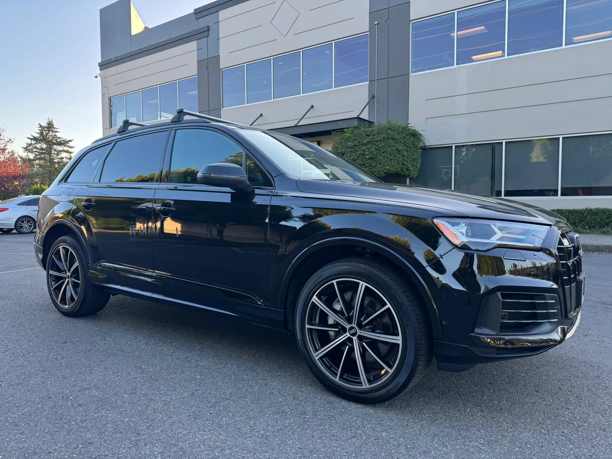 Used 2022 Audi Q7 3.0T Premium Plus w/ Premium Plus Package AWD/4WD image 1