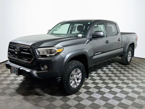 Used 2016 Toyota Tacoma SR5 w/ SR5 Appearance Package (SN) RWD image 3