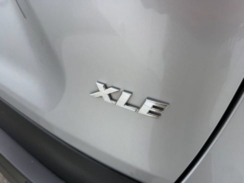 Used 2024 Toyota RAV4 XLE FWD image 11