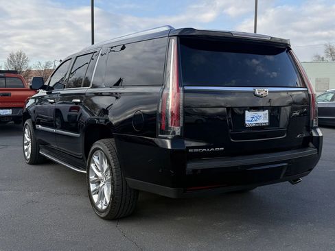 Used 2019 Cadillac Escalade ESV Luxury image 6
