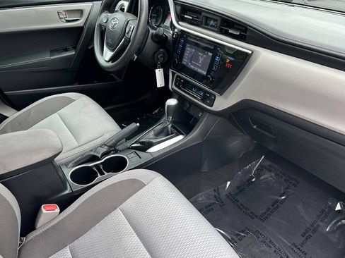 Used 2018 Toyota Corolla LE w/ Carpet Mat Package (TMS) FWD image 16