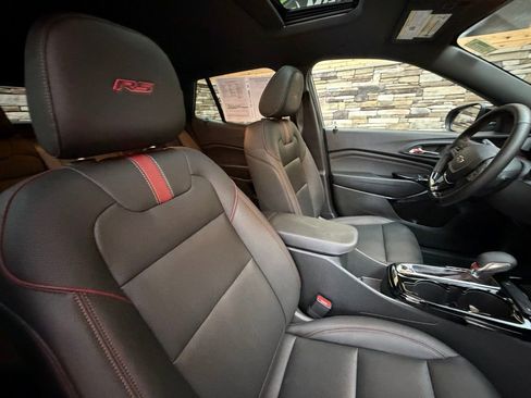 Used 2024 Chevrolet Trax RS w/ Sunroof Package image 15