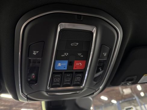 New 2025 Jeep Grand Cherokee L Limited w/ Trailer Tow Package image 19