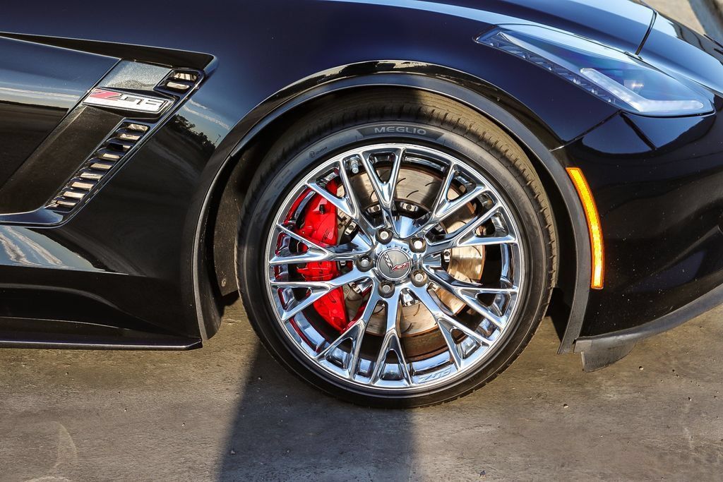 Used 2019 Chevrolet Corvette Z06 RWD image 11