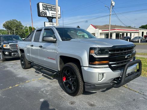Used 2017 Chevrolet Silverado 1500 LT w/ Redline Edition AWD/4WD image 3