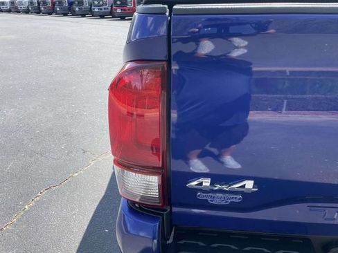 Used 2023 Toyota Tacoma SR5 w/ Technology Package image 30