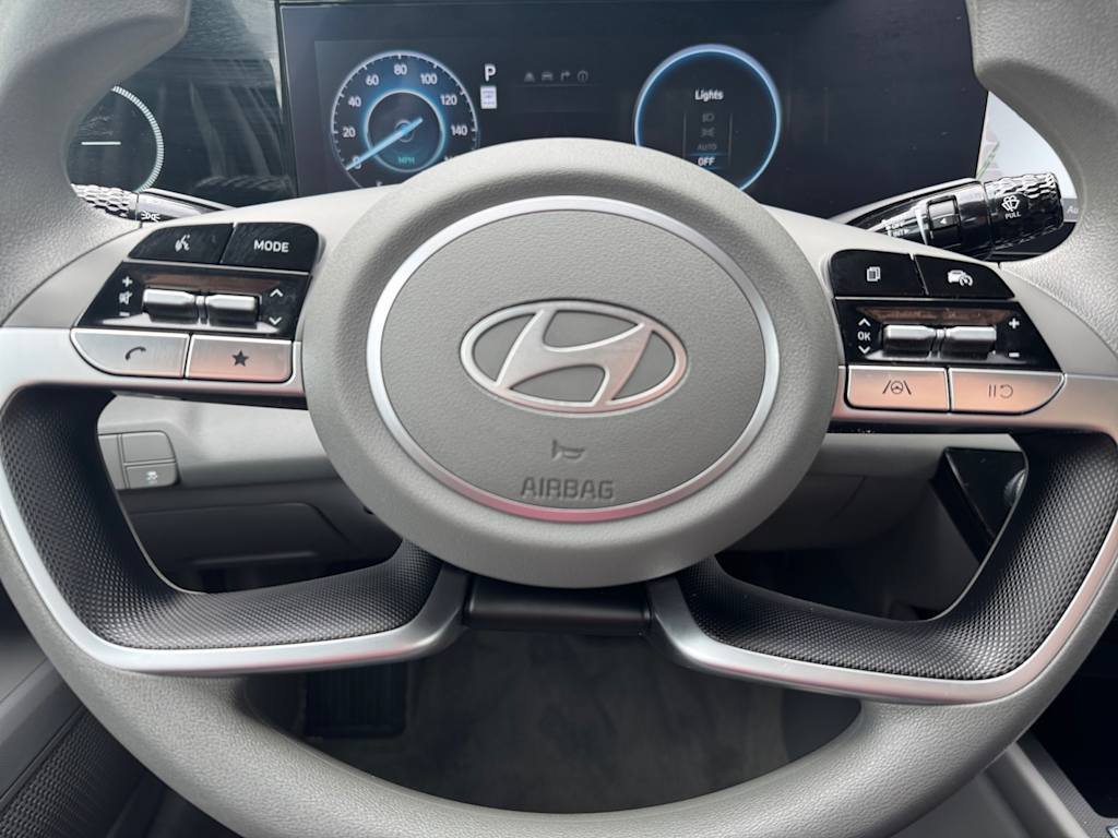 Used 2024 Hyundai Elantra Blue FWD image 21