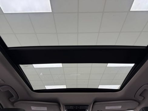 Used 2022 Nissan Rogue SL FWD image 34
