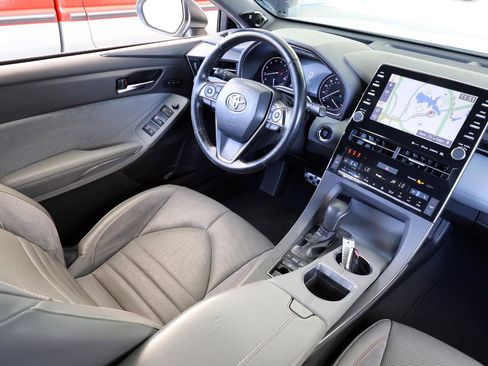 Used 2019 Toyota Avalon Touring FWD image 15