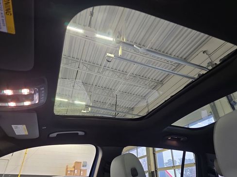 New 2026 Mercedes-Benz GLB 250 image 30