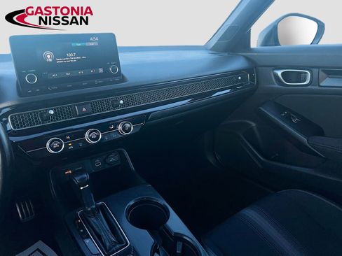 Used 2023 Honda Civic Sport image 29