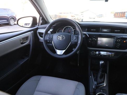 Used 2015 Toyota Corolla LE image 21