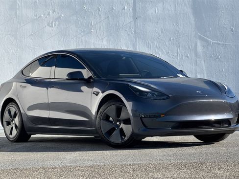 Used 2022 Tesla Model 3 . image 2