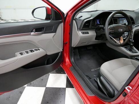 Used 2020 Hyundai Elantra Value Edition image 11