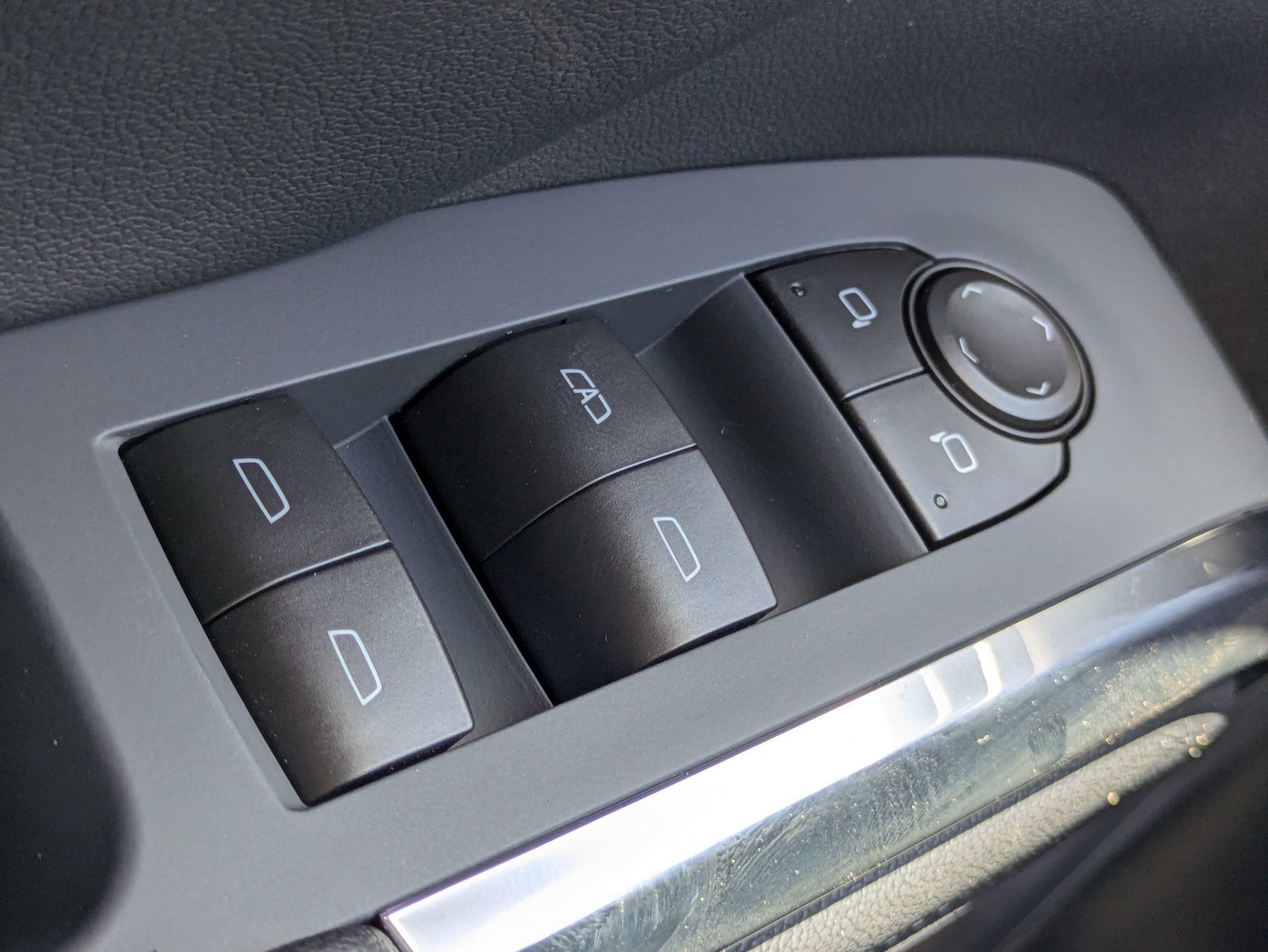 New 2027 Chevrolet Traverse LT w/ Midnight/Sport Edition FWD image 14