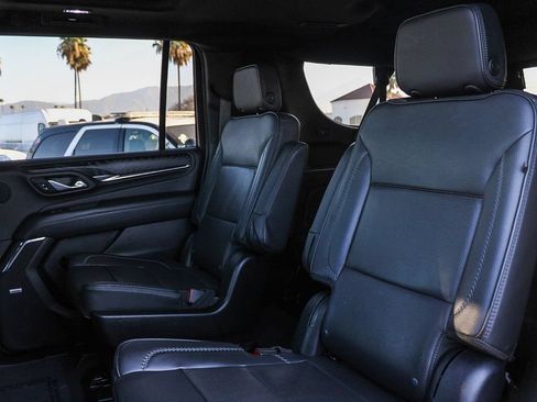 Used 2024 GMC Yukon XL Denali AWD/4WD image 19