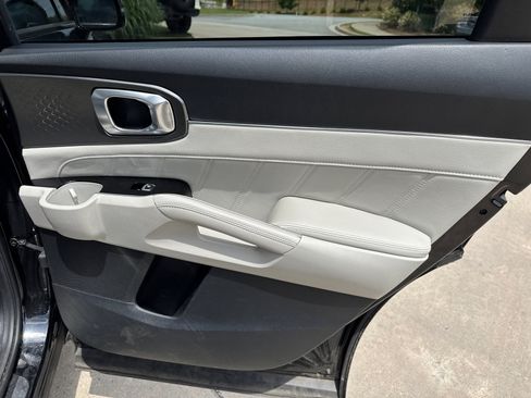 Used 2022 Kia Sorento SX FWD image 18
