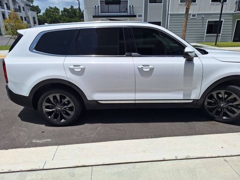 Used 2021 Kia Telluride EX w/ EX Premium Package FWD image 5
