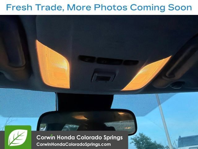 Used 2020 Toyota Corolla LE FWD image 11