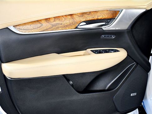 Used 2021 Cadillac XT5 Sportv w/ Platinum Package image 17