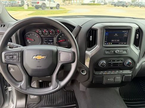 Used 2024 Chevrolet Silverado 1500 Custom image 13