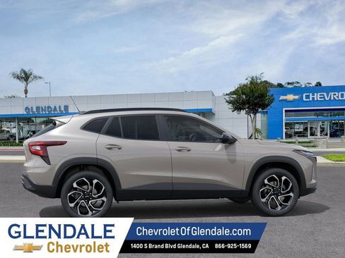 New 2026 Chevrolet Trax RS w/ Driver Confidence Package FWD image 5
