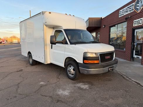 Used 2015 GMC Savana 3500 image 4