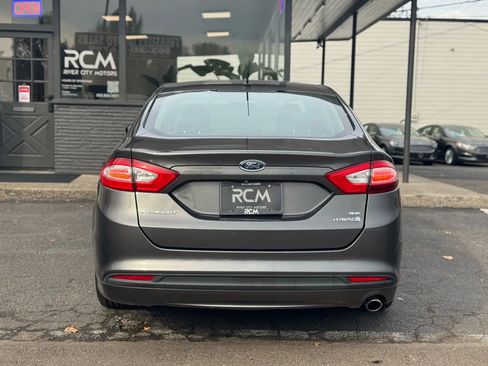 Used 2015 Ford Fusion SE image 6