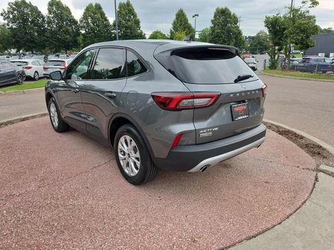 Used 2025 Ford Escape Active AWD/4WD image 3