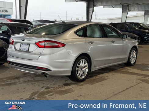 Used 2014 Ford Fusion SE image 4