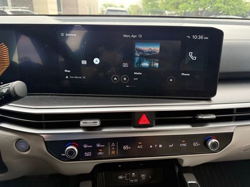 Used 2024 Kia Sorento S image 16