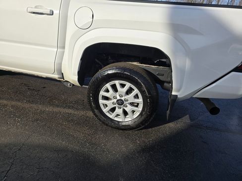 Used 2025 Toyota Tacoma SR5 image 4