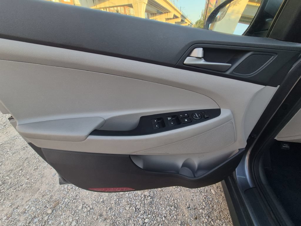 Used 2018 Hyundai Tucson SE FWD image 14