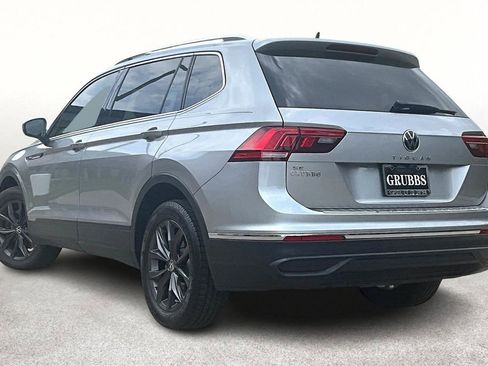 Used 2022 Volkswagen Tiguan SE image 16
