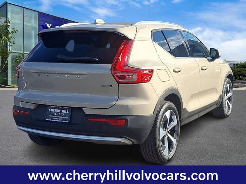 Certified 2025 Volvo XC40 B5 Core w/ Protection Package Premier image 7