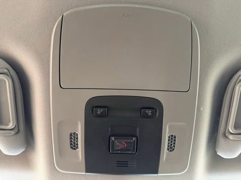 Used 2023 Toyota Camry SE image 18