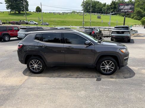 Used 2020 Jeep Compass Latitude w/ Cold Weather Group AWD/4WD image 6