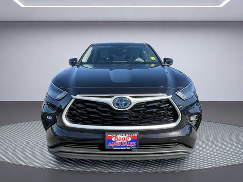 Used 2022 Toyota Highlander LE AWD/4WD image 13