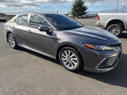 Used 2021 Toyota Camry LE w/ Cold Weather Package image 7