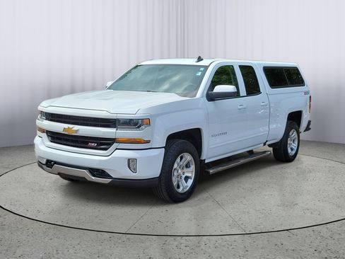 Used 2018 Chevrolet Silverado 1500 LT w/ All Star Edition AWD/4WD image 5