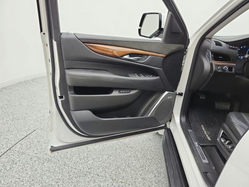 Used 2017 Cadillac Escalade Luxury RWD image 23
