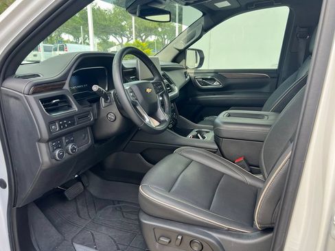 Used 2023 Chevrolet Suburban Premier AWD/4WD image 7