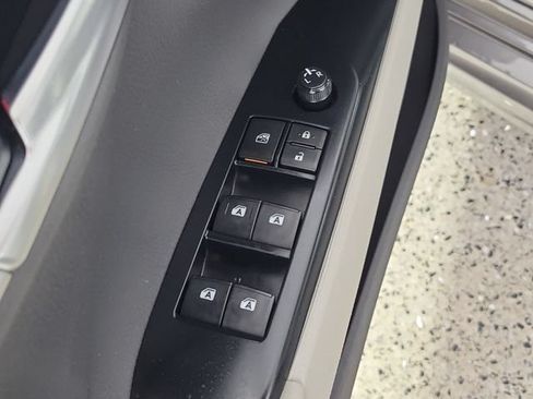 Used 2018 Toyota Camry SE FWD image 22