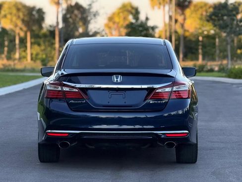 Used 2017 Honda Accord Sport image 4
