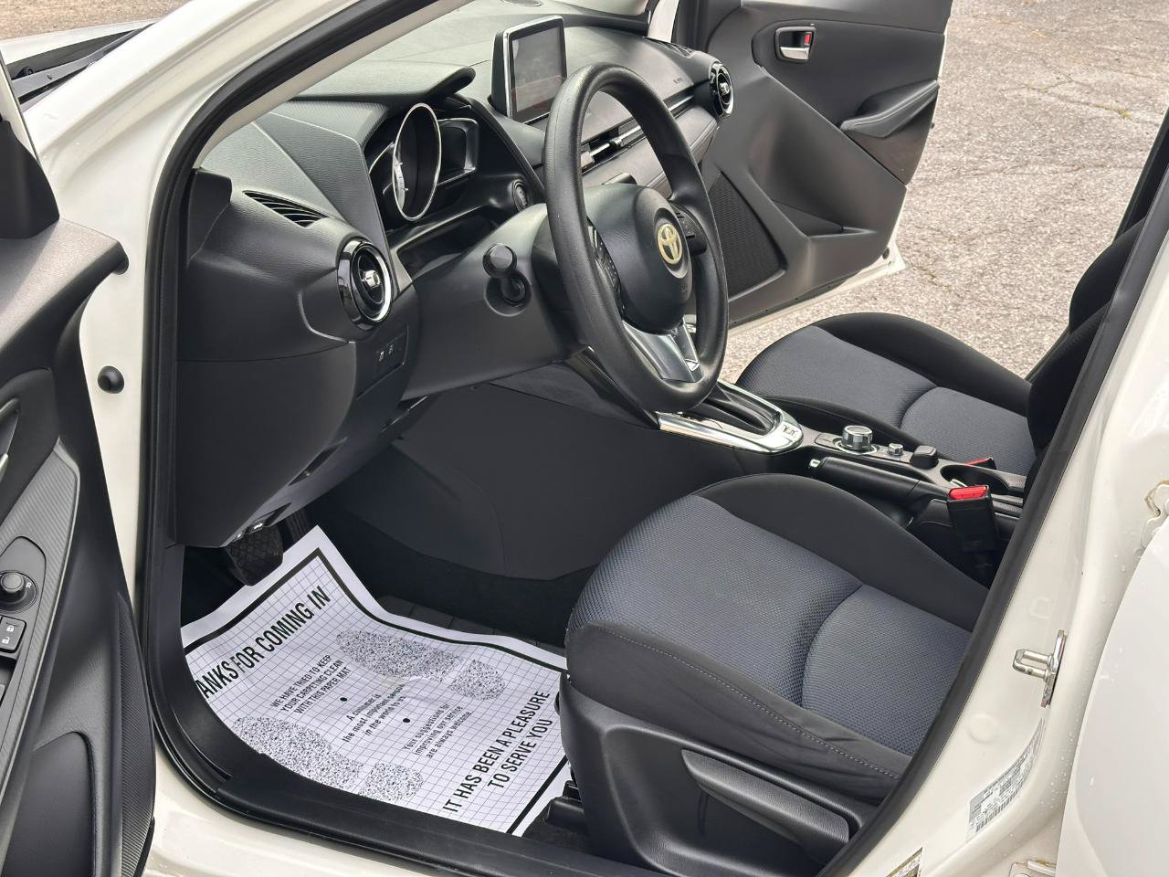 Used 2017 Toyota Yaris iA FWD image 10