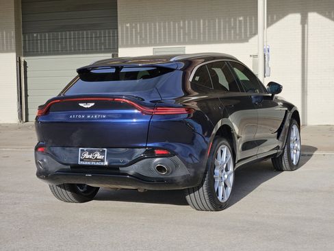 Used 2021 Aston Martin DBX image 9