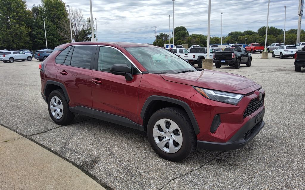 Used 2025 Toyota RAV4 LE AWD/4WD image 1