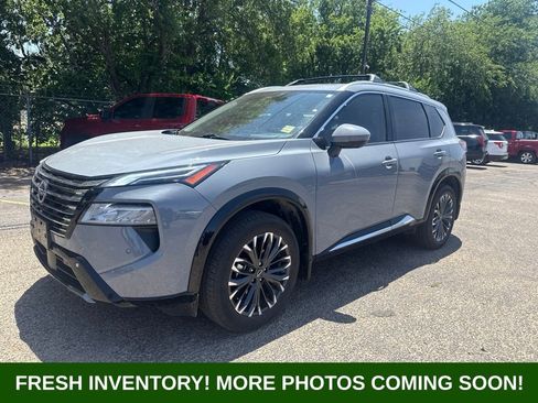 Used 2025 Nissan Rogue Platinum w/ Platinum Premium Package AWD/4WD image 5